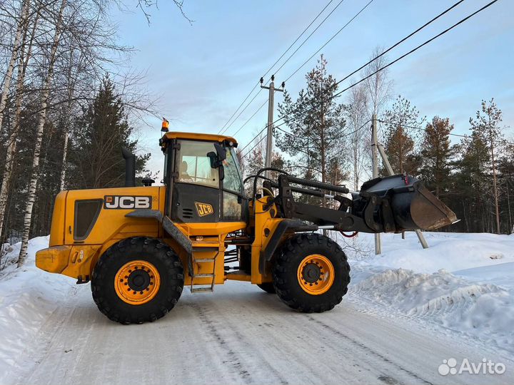 Аренда трактора фронтального погрузчика JCB