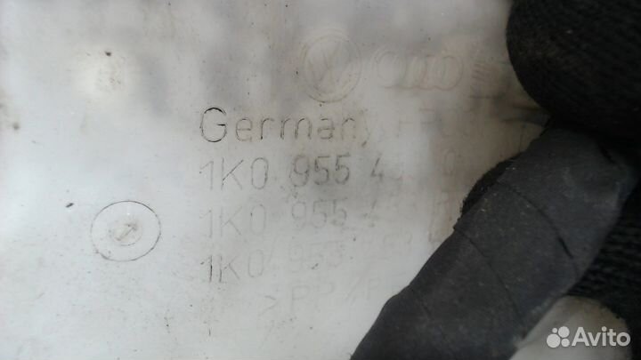 Бачок омывателя Volkswagen Caddy, 2010