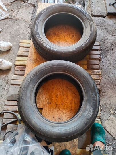 Kumho Ecowing ES01 KH27 215/65 R16