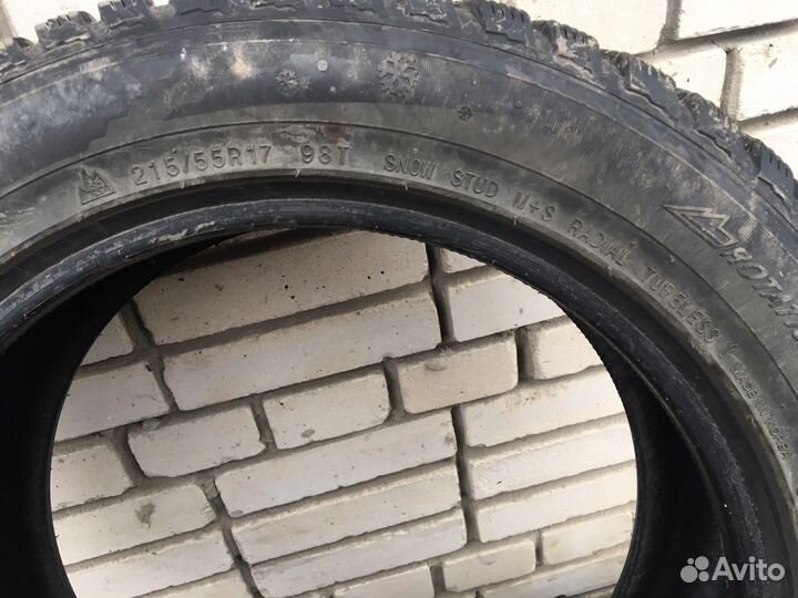 Kumho I'Zen KW22 215/55 R17