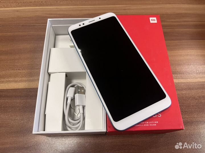 Xiaomi Redmi 5 Plus, 3/32 ГБ