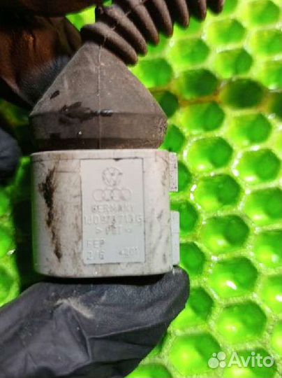 Разъём проводки двигателя Volkswagen Passat