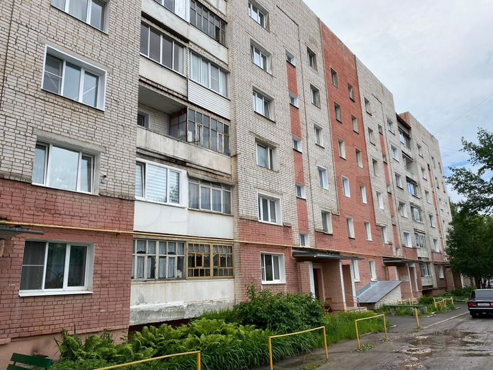 2-к. квартира, 48 м², 3/6 эт.