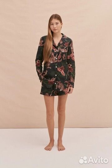 Пижама М, Desmond & Dempsey