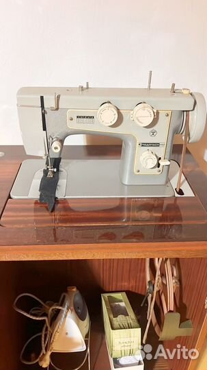 Швейная машинка ножная Подольск-142
