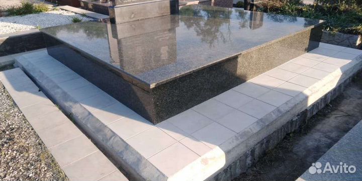 Работы на кладбище