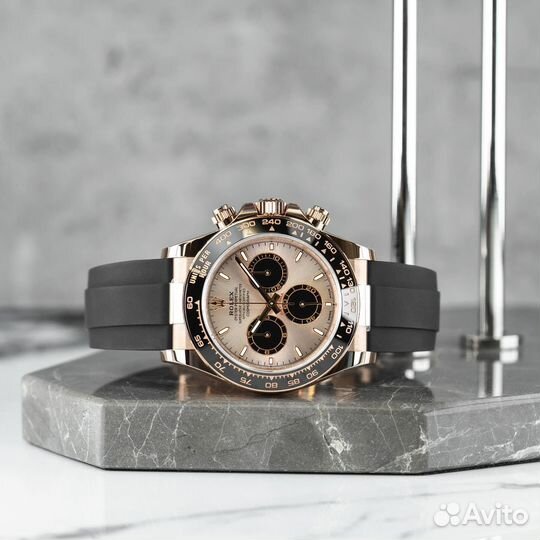 Часы золотые Rolex Daytona gold на качуке