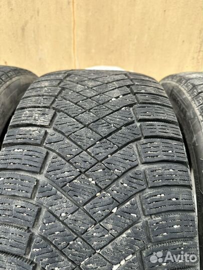 Pirelli Ice Zero FR 255/45 R20