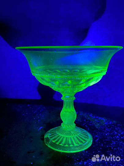 Ваза для фруктов 19в урановое стекло