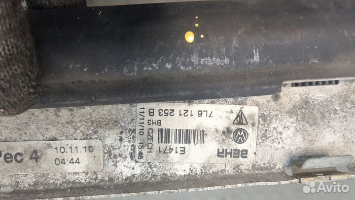 Радиатор охлаждения двигателя Audi Q7, 2011