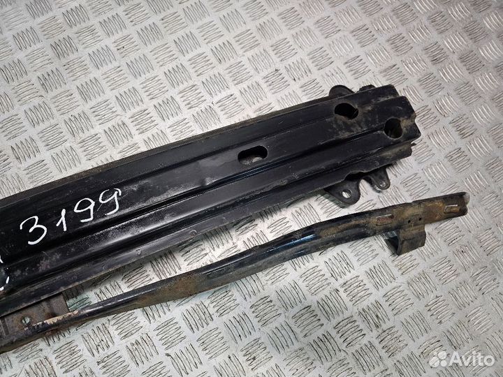 Усилитель переднего бампера Hyundai Gerz