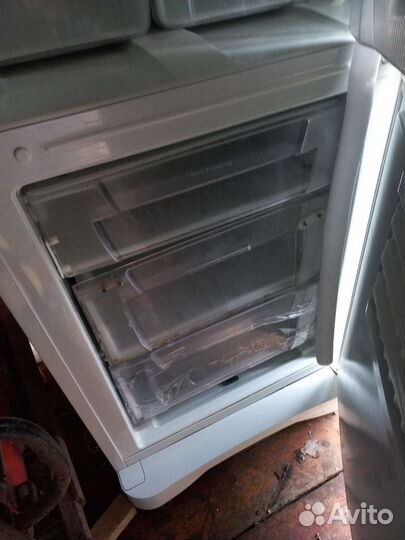 Холодильник indesit