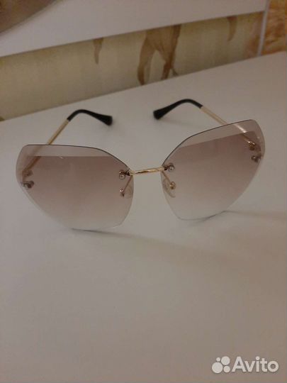 Солнцезащитные очки