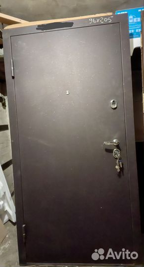 Дверь входная металлическая