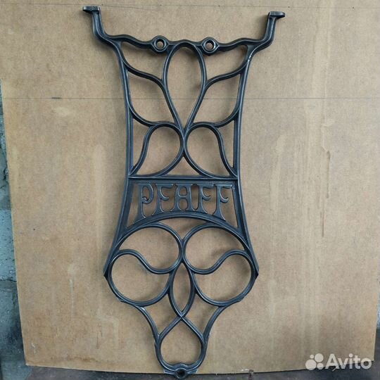 Чугунная станина от швейной машинки