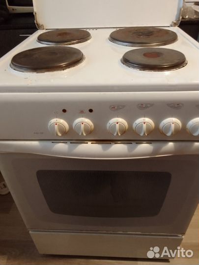 Продаю электрическую плиту Gefest