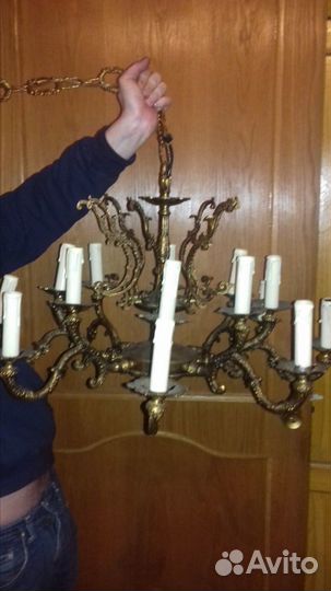 Старинные люстры и бра