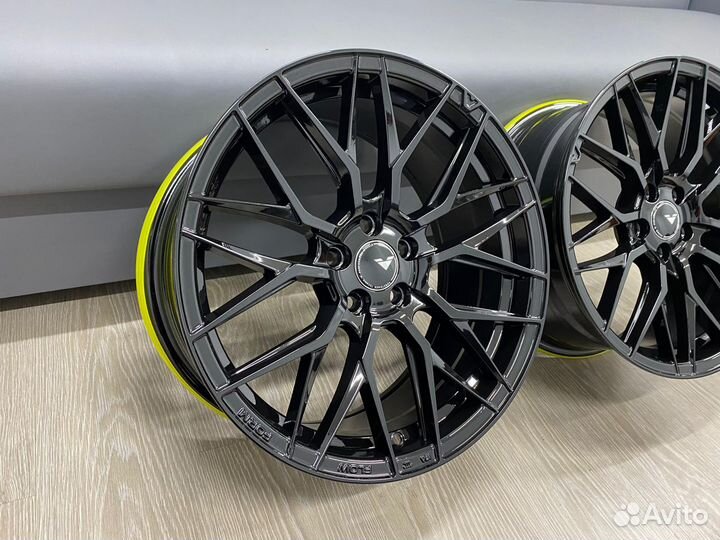 Диски DX688 VF105 Gloss Black R18 5-112 Skoda Karo