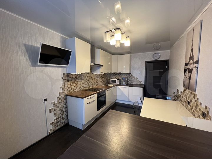 3-к. квартира, 89 м², 1/17 эт.