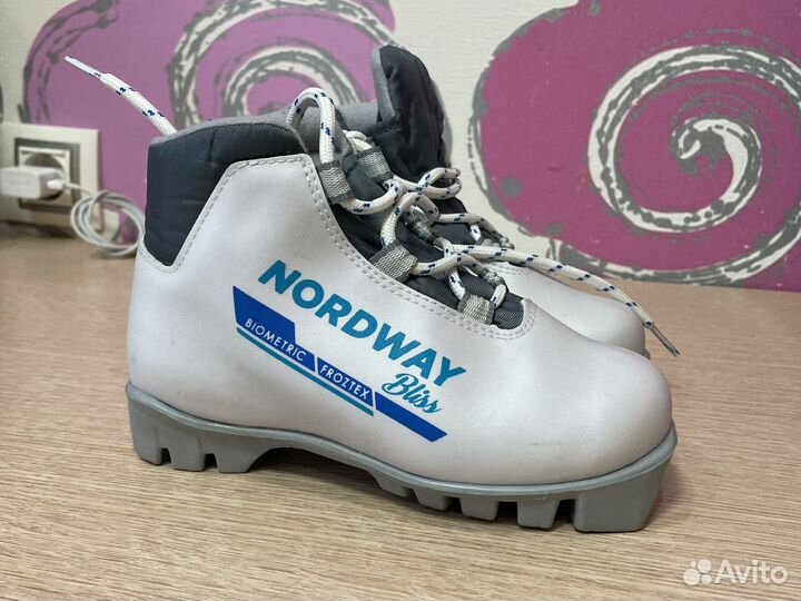 Лыжные ботинки