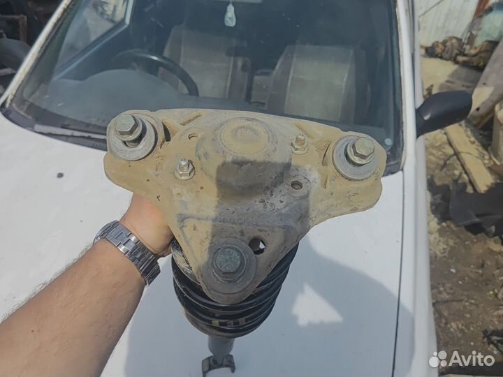 Передняя стойка в сборе Skoda superb 1