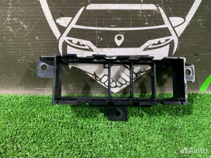 Кронштейн крепления кнопок Infiniti Fx37 S51