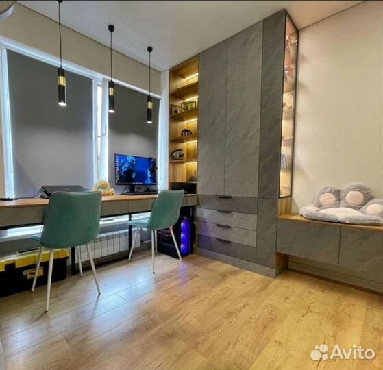 Рабочая зона у окна