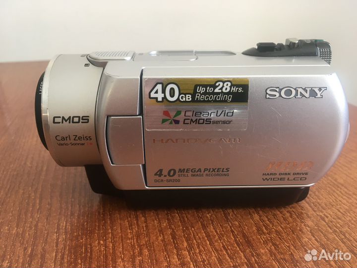 Видеокамера Sony DCR-SR200E