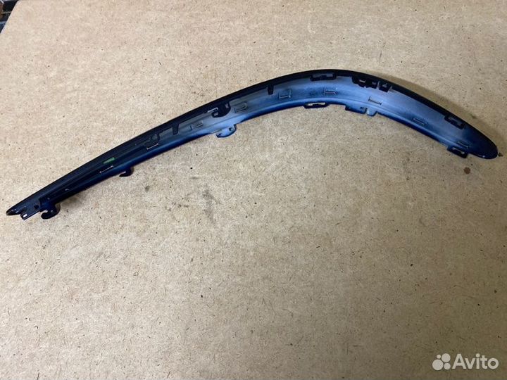 Молдинг бампера передний левый Mercedes-Benz