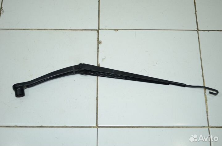 Поводок стеклоочистителя передний левый Chrysler
