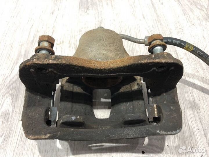 Суппорт тормозной передний правый Hyundai Solaris