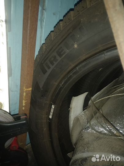 Pirelli P Zero 16/10.5 R16