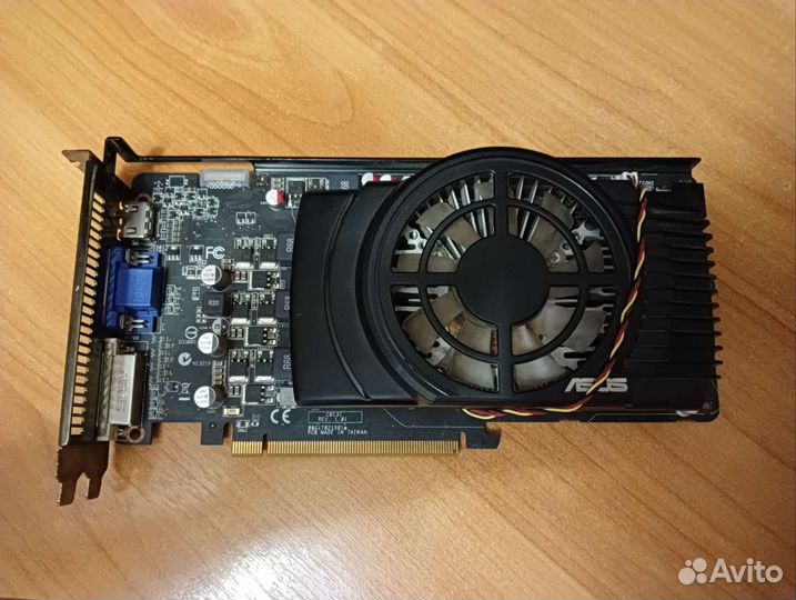 Видеокарта Asus ATI radeon HD 5570 1GB