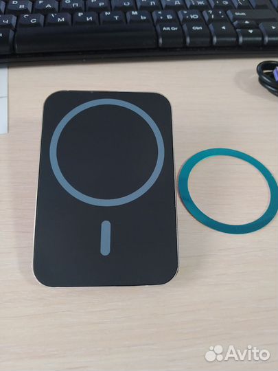 Держатель для телефона с беспроводной зарядкой