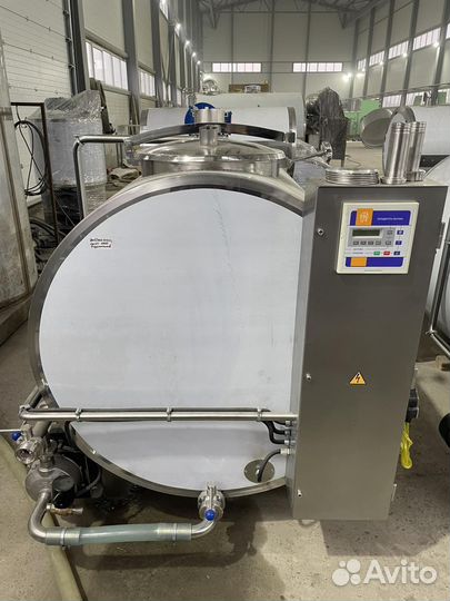 Охладитель молока 2000л