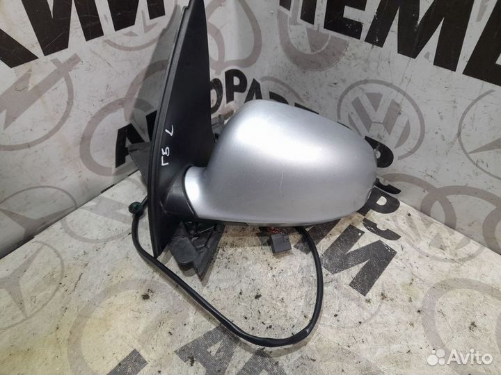 Зеркало левое серое Volkswagen Golf 5