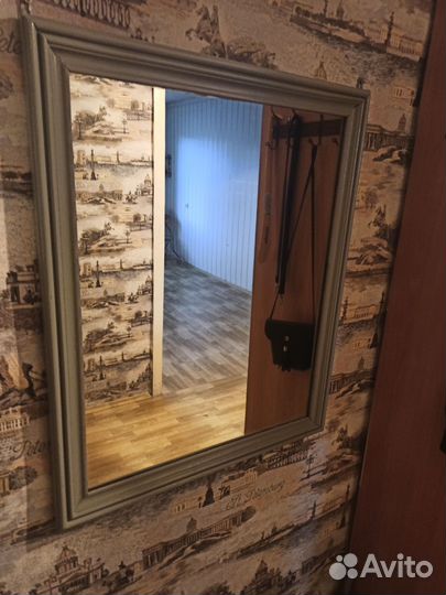 Зеркало настенное