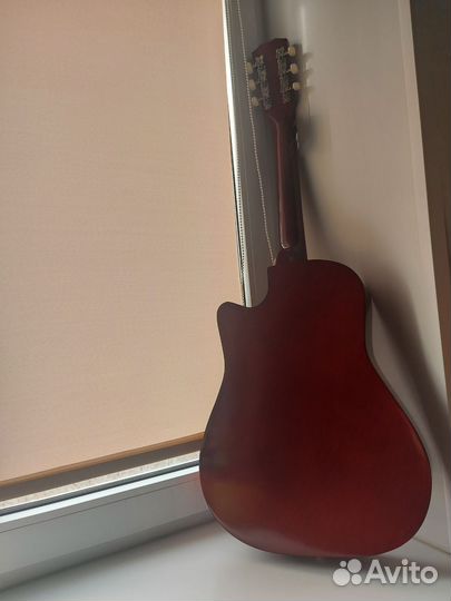 Акустическая гитара