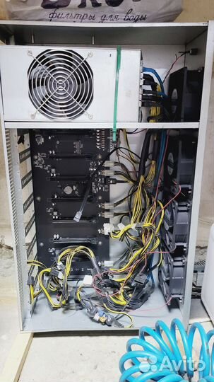 Корпус на 8 видеокарт с безрайзерной мат.платой