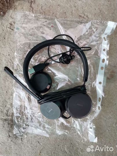 Наушники с микрофоном