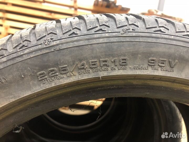 Goodyear UltraGrip 8 Performance 225/45 R18 95V