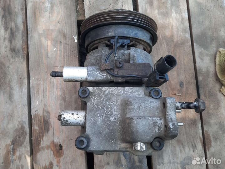 Компрессор кондиционера Hyundai Elantra XD 1.6