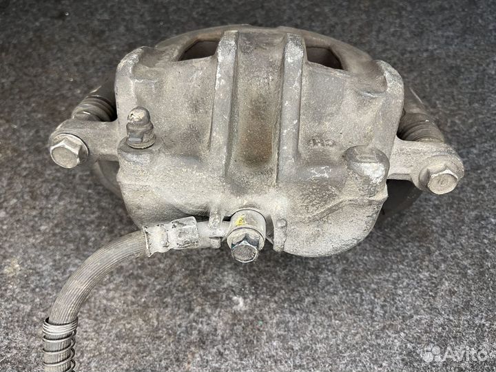 Тормозной суппорт hyundai santa fe правый передний