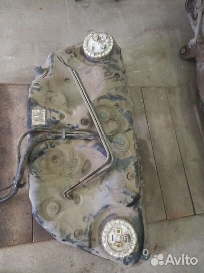 Бак Toyota crown grs180