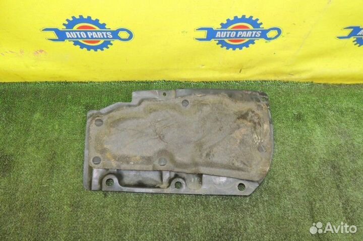 Защита двигателя правая Toyota Estima ACR50W 2azfe