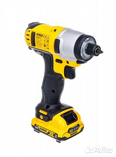 Аккумуляторный ударный шуруповёрт DeWalt DCF815D2