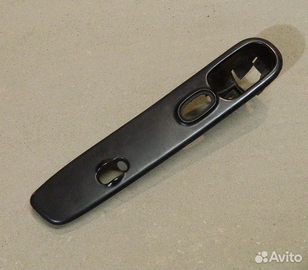 Накладка двери перед. правой Nissan Maxima J30