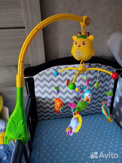 Мобиль музыкальный с проектором, на кроватку