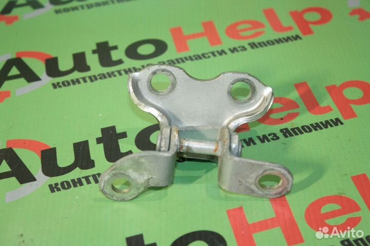 Петля двери toyota corolla axio NZE144 зад право