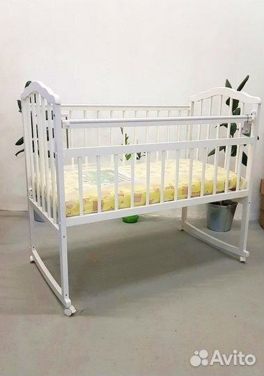 Кровать детская колесо-качалка (белая)